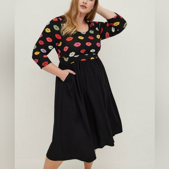 💋 Plus size 5X Torrid 💋 Lips Print Jersey Dress black women's - Picture 1 of 4